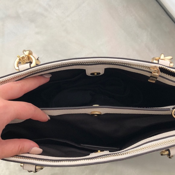 Coach White Bag - Picture 4 of 8